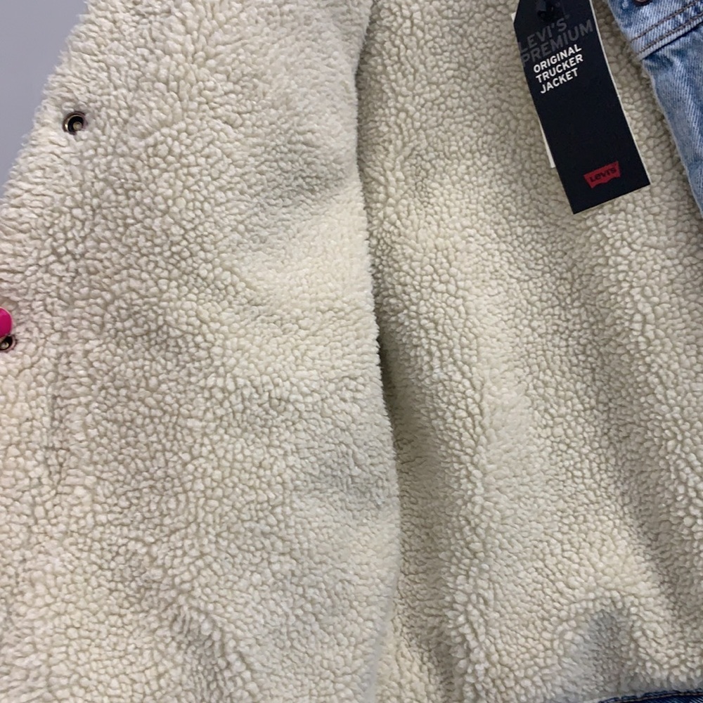 LEVI'S Women's Original Sherpa Trucker Jean Jacket - Picture 3 of 8